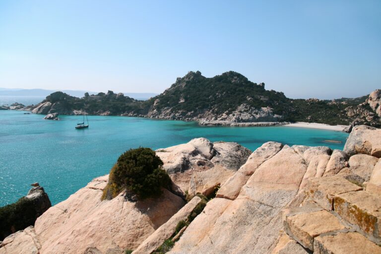 shutterstock arcipe261607247 la maddalena spargi becciu resize sardegna turismo 768x512